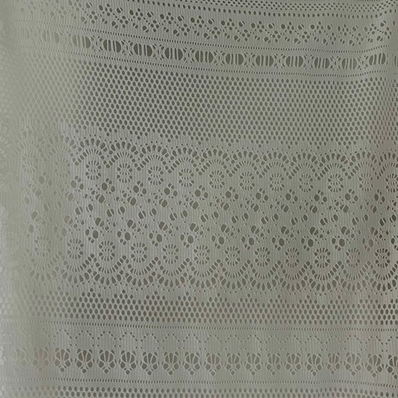 Banana Republic Cream crochet lace dress , lined , size Medium, gently loved - Picture 9 of 13